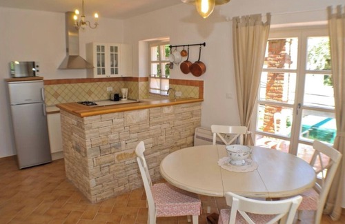 Buici Villa | Cozy Retreat: Escape Daily Life with Family-Friendly Amenities