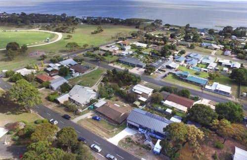 Bonney Apartment | Oceanfront Bliss: TryOver with 9.2/10 Guest Reviews