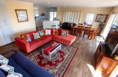 Bonney Apartment | Oceanfront Bliss: TryOver with 9.2/10 Guest Reviews