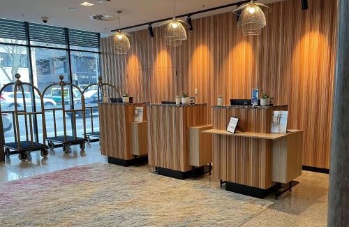 Adelaide Central Business District Hotel | Discover TRYP by Wyndham Pulteney Street Adelaide Stay