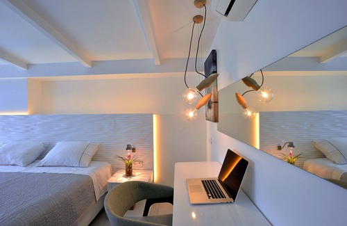 Dassia Hotel | Explore TRYP by Wyndham Corfu Dassia: Top-Rated Oceanfront Escape