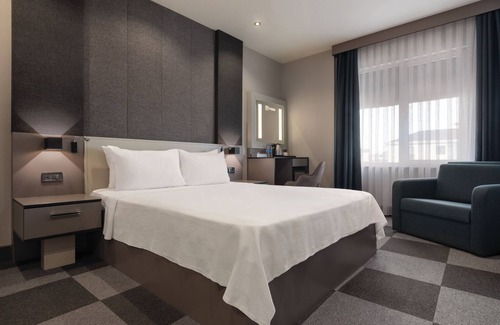 Samandira Hotel | Comfort at Tryp By Wyndham Istanbul Sancaktepe with Spa & Pool