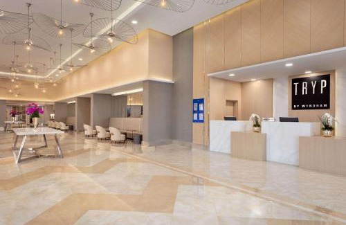 Basiskele Hotel | Elegant TRYP by Wyndham Izmit with Oceanfront Pool & Spa