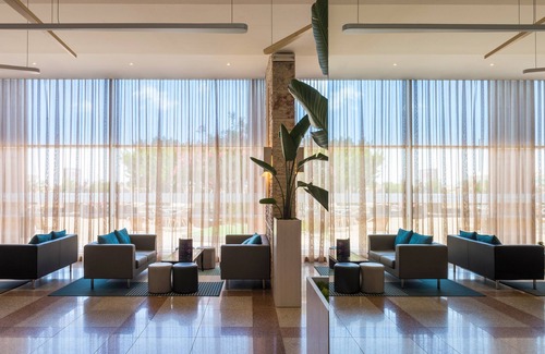 Costa de Caparica Hotel | Discover TRYP by Wyndham Lisboa Caparica Mar with Pool & Spa