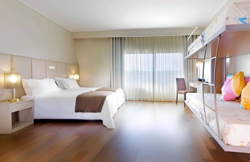 Matosinhos Hotel | Discover TRYP by Wyndham Porto Expo: 4-Star Family Retreat