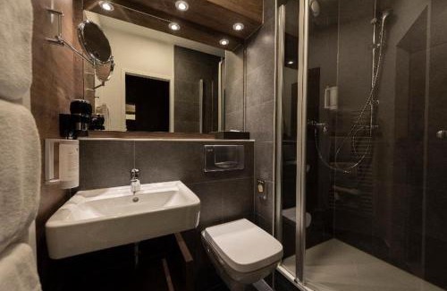 Rosenheim Hotel | Comfortable Stay at Tryp by Wyndham Rosenheim Hotel