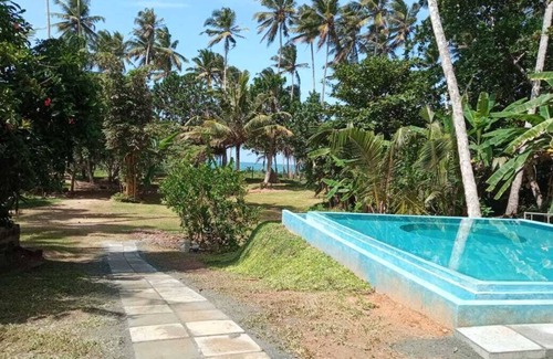 Kathaluwa Villa | Beautiful TS2W Design Bungalow with Oceanfront Views