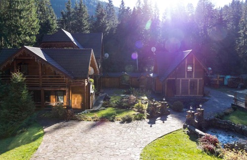 Palyanytsya Hotel | Discover Tsaryna Sadyba: Guest Rated 9/10 with Hot Tub