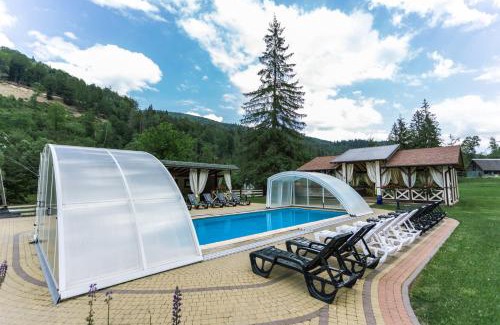 Plavya Resort | Pet-Friendly Tsarynka Eco Complex with Oceanfront Pool