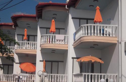 Velika Apartment | Oceanfront Bliss at Tsatsoni - Anastasiou Studios
