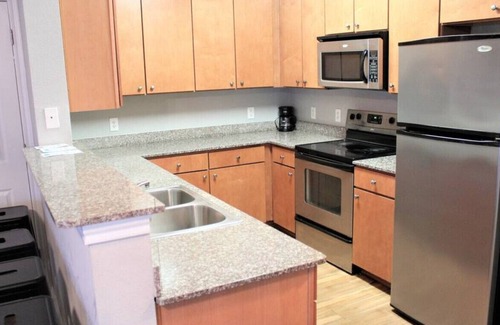 West Campus Condo | TSC 315 Luckey · ATX Cute n Cozy Condo! Poolside, GREAT location