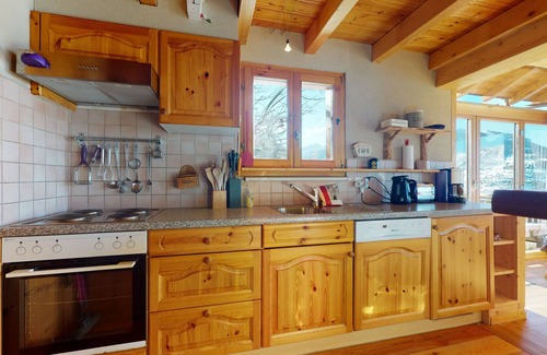 Veysonnaz Ski Chalet | Discover Tschoueilles 005: Mountain Chalet with Spa & Family Comfort