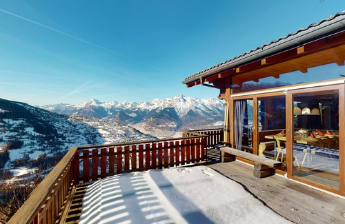 Veysonnaz Ski Chalet | Discover Tschoueilles 005: Mountain Chalet with Spa & Family Comfort