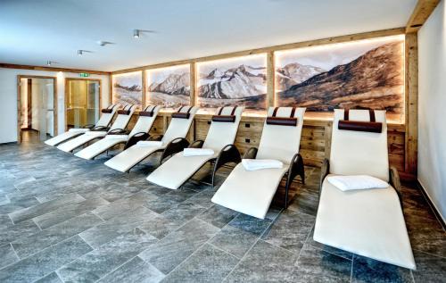Fiss Apartment | Discover Tschuggmall Appartements - 4-Star Family Retreat