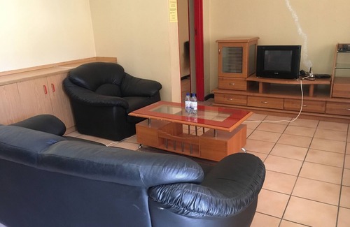 Francistown Hotel | Discover Tshesebe Stopover Motel: Family-Friendly Retreat