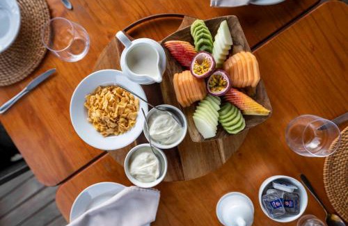 Vaalwater Hotel | Discover Tshwene Lodge: Family-Friendly Retreat with Hot Tub