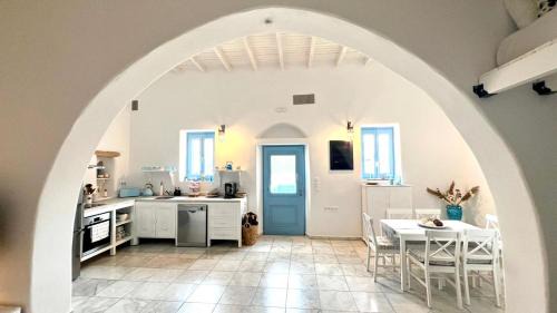 Kalithies House | 'TSI TSI' traditional home & private Pool'