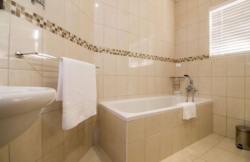 Storms River Bed & Breakfast | Family-Friendly Tsitsikamma Manor with Pool and Breakfast