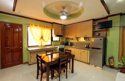 Cebu Apartment | Top-Rated TSL Unit H: Well-Furnished with Spa & Breakfast