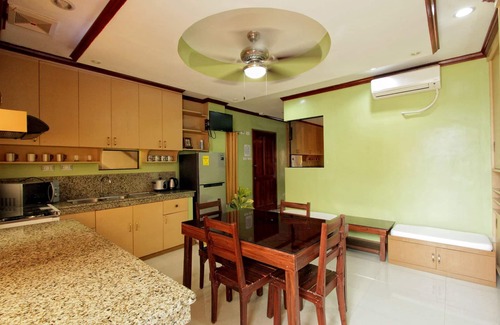 Cebu Apartment | Top-Rated TSL Unit H: Well-Furnished with Spa & Breakfast