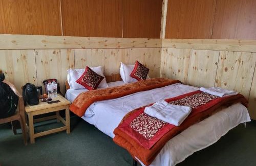 Karzok Bed & Breakfast | Cozy Tsomoriri Inn Cottages with Breakfast Included
