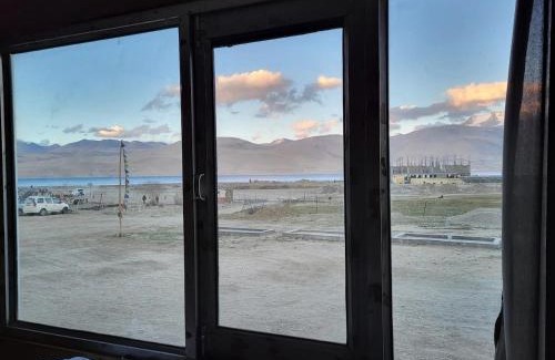 Karzok Bed & Breakfast | Cozy Tsomoriri Inn Cottages with Breakfast Included