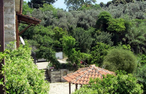 South Pelion House | Experience Tsorni House: Family-Friendly Retreat in Lefokastro