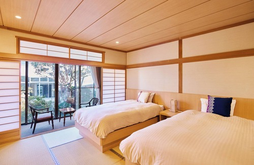 Asamushi Onsen House | Top-Rated Tsubakikan: Family-Friendly with Hot Tub & Kitchen