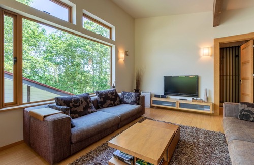 Hirafu House | Experience Tsukinoki: Perfect for Families with Top Amenities