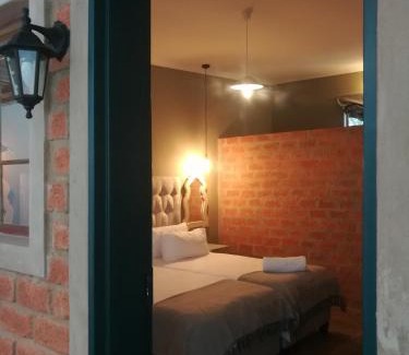 Tsumeb House | Inviting Stay at The Theatre House with Breakfast Included