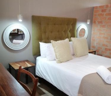 Tsumeb House | Inviting Stay at The Theatre House with Breakfast Included