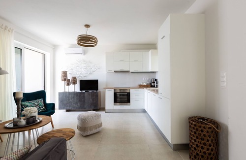 Kavros House | Beachside Modern Retreat with Pool and Ocean Views