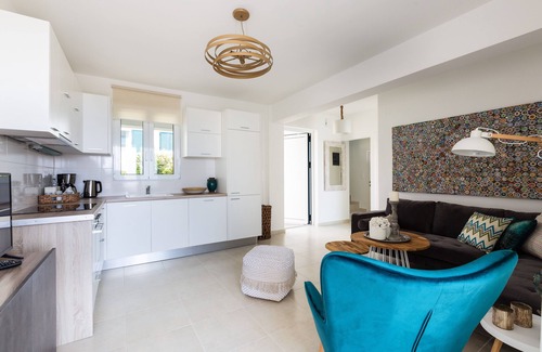 Kavros House | Beachside Modern Retreat with Pool and Ocean Views