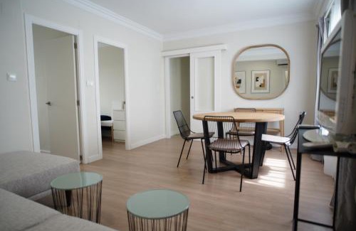 La Seu Apartment | Explore TTdSSa VLC Plaza Cisneros - Family-Friendly Retreat