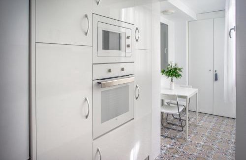 La Seu Apartment | Explore TTdSSa VLC Plaza Cisneros - Family-Friendly Retreat