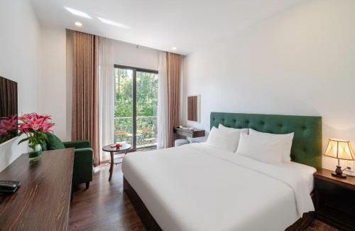 Da Lat Hotel | Welcoming TTR Moonstone Apart Hotel with Breakfast & Dining