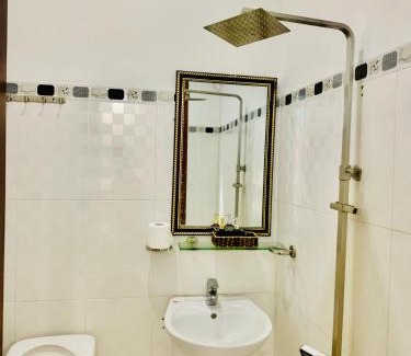 Son Tra Hotel | Pet-Friendly Tuấn Phong Hotel with Ocean Views in Đà Nẵng