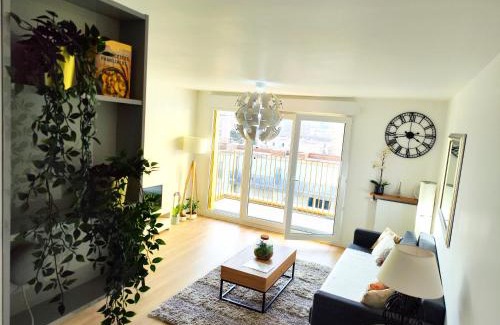 Bagneux Apartment | Your Home Just 10 Minutes from Paris!