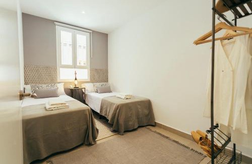 Triana Apartment | Your Home in the Heart of Triana – 4-Star Family Retreat