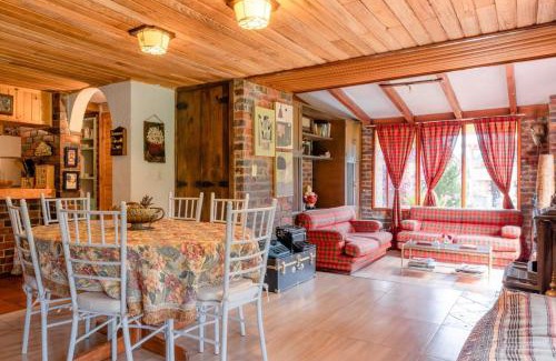 Sopo House | Unwind at Tu Casa - Pet Friendly Rural Retreat with Spa