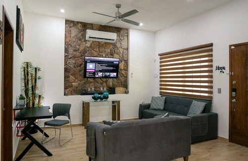 Autlan de Navarro House | Comfort and Safety at Coto with Pool, Spa & Breakfast