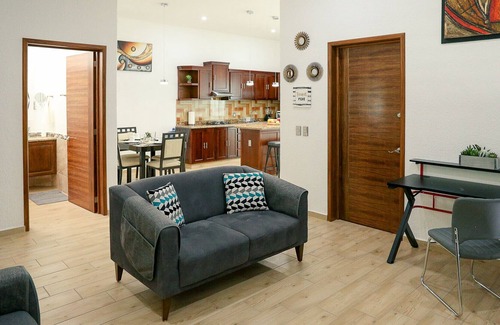 Autlan de Navarro House | Comfort and Safety at Coto with Pool, Spa & Breakfast