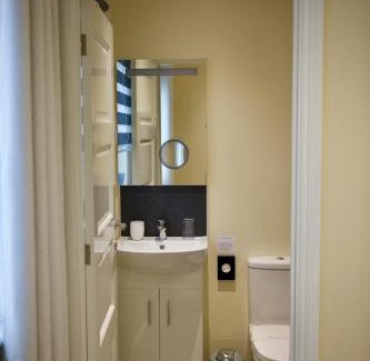 Stanley Bed & Breakfast | Discover Tu Guesthouse - Guest Rated 9.8/10 Experience