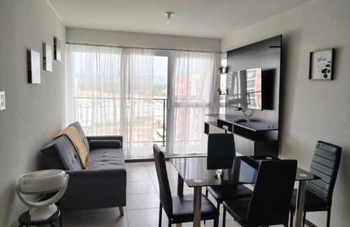 Zona 2 Apartment | Tranquil Retreat: Tu Hogar dentro del Bosque Awaits