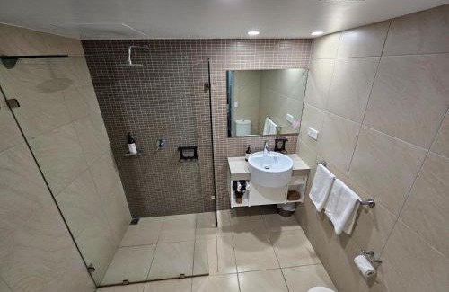 Darwin City Centre Apartment | Discover The Darwin Delight: Family-Friendly & Poolside Fun