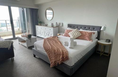 Darwin City Centre Apartment | Discover The Darwin Delight: Family-Friendly & Poolside Fun