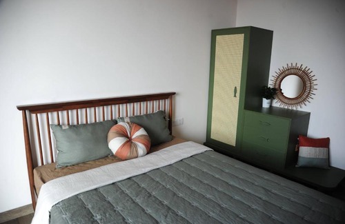 Van Giang Apartment | Relax at Tú Viên Homestay Ecopark with a Spacious Garden