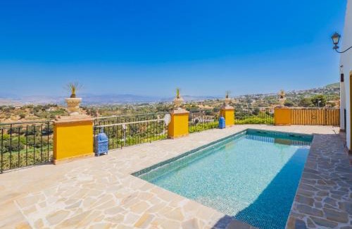 Alhaurin el Grande House | Beautiful Tu Villa Rural Alakran: 4-Star Oceanfront Escape