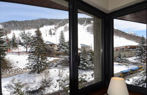 Baqueira Hotel | Explore Tuc Blanc: Spa Retreat with Pool & Hot Tub
