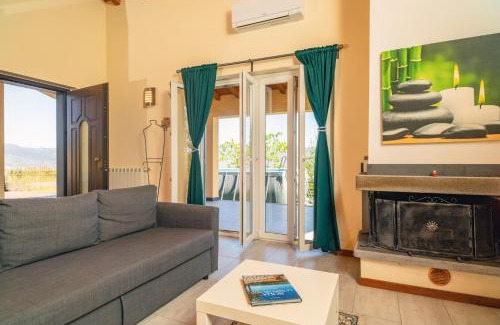 Solicchiata Villa | Relax at Tuccios Villa: Family-Friendly with Pool Access